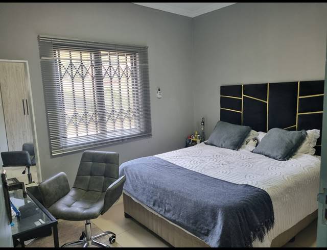 2 BEDROOM FLAT FOR SALE IN MORNINGSIDE